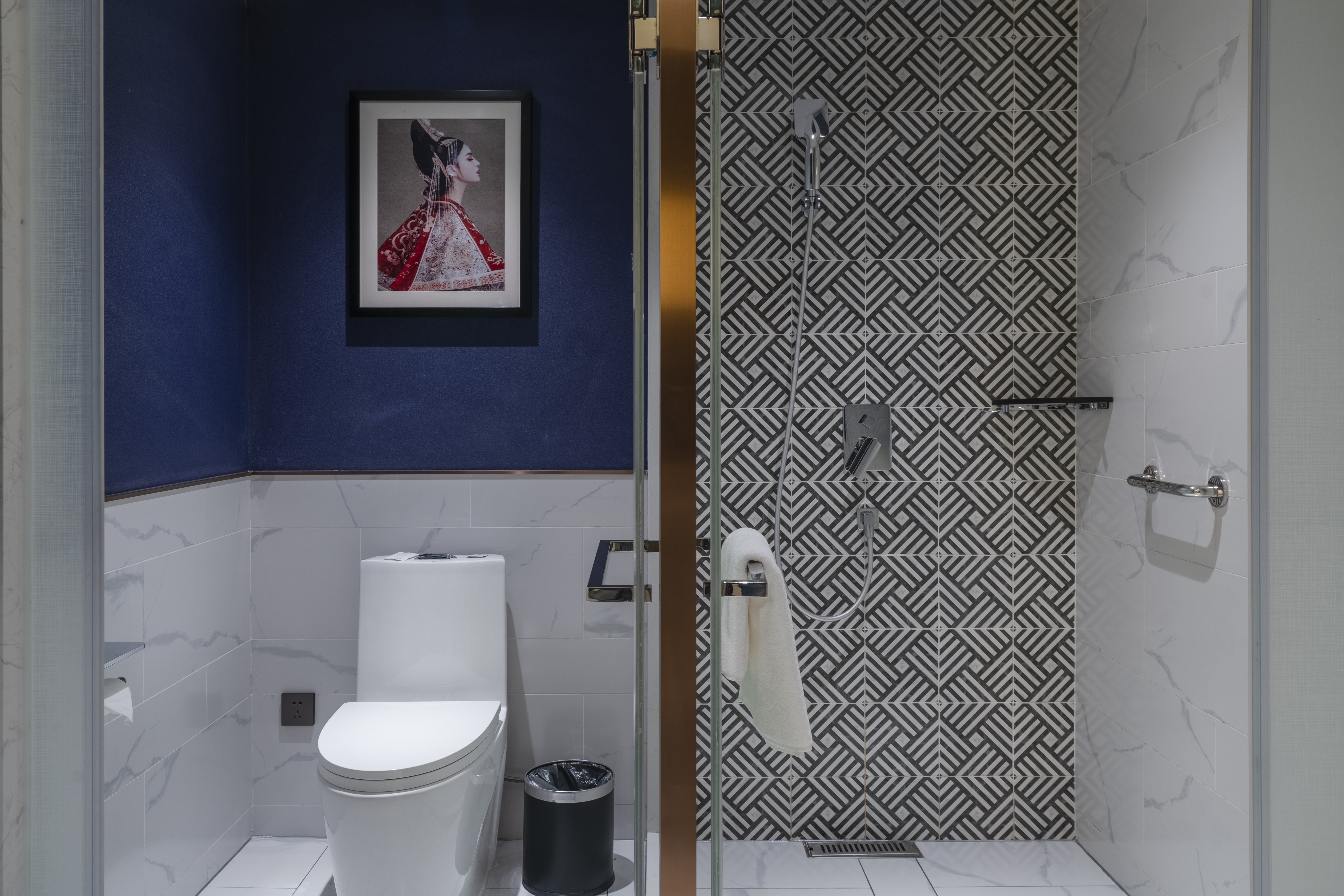 温馨家庭房（清凉小冰箱+空气净化器+零压舒眠床垫）