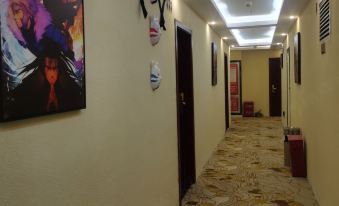 Dahai Navigation E-sports Theme Hotel (Guiyang North Railway Station Dream City Branch)