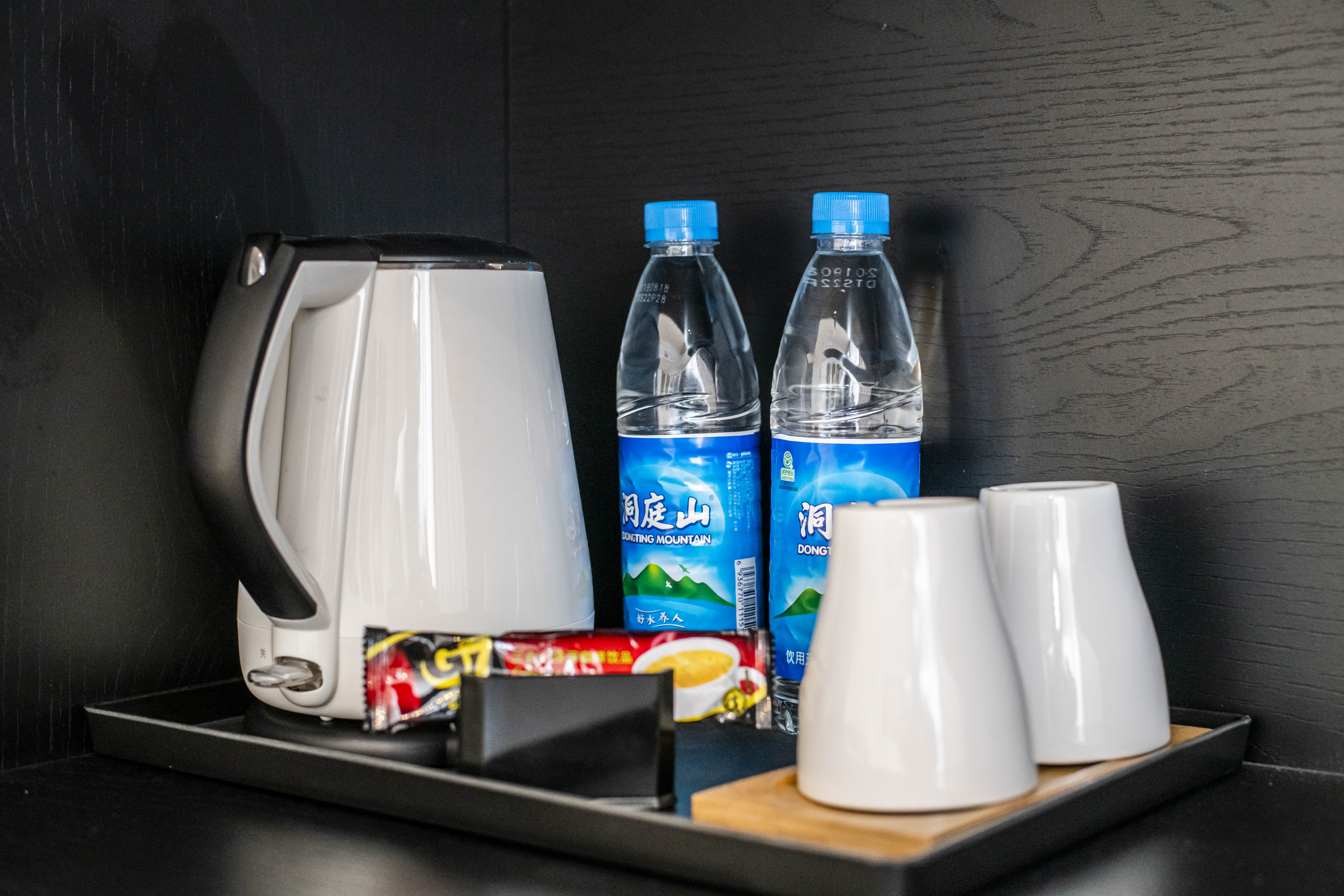 杜若豪华大床房【原木沙发+高清彩电+乾湿分离】