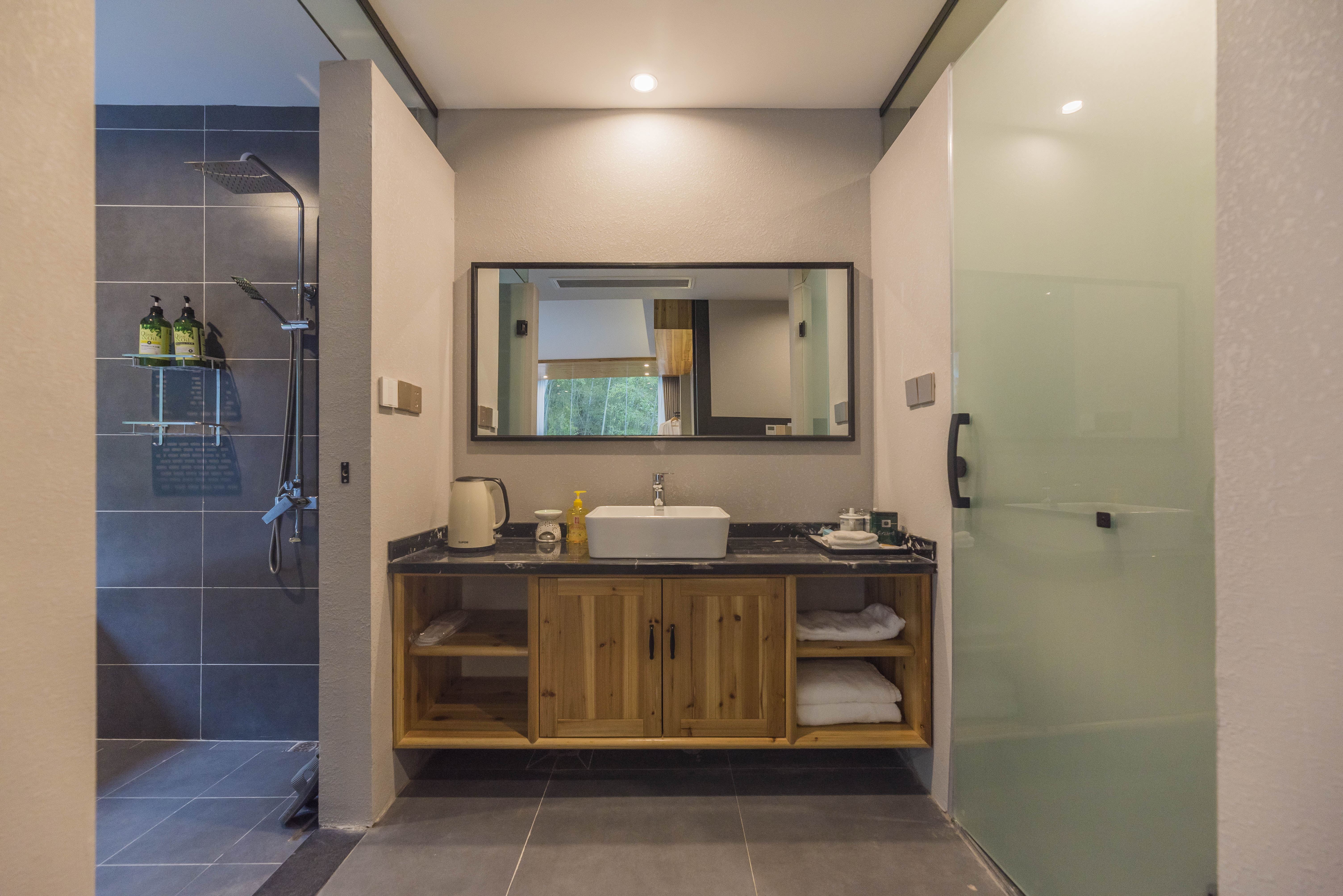 听竹·竹林山景豪华大床房（榻榻米茶台）