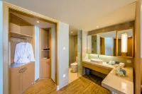 Poly N+ Hotel Hailing Island
