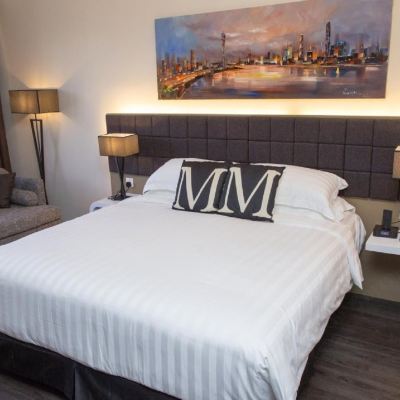 Deluxe King Plus Kupon M Roof Hotel & Residences