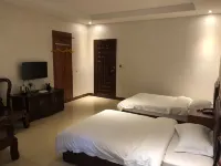 封開人人小三元ホテル