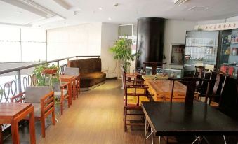Izunco Inn (Qingdao Wusi Square)