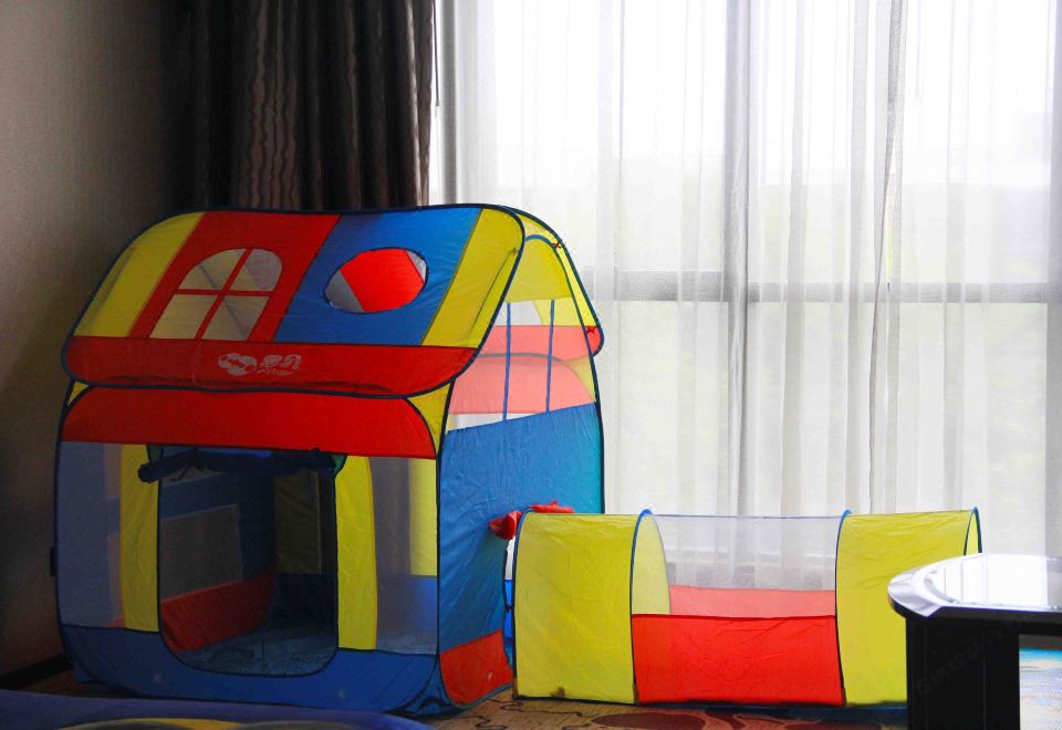 Citic Pacific Zhujiajiao Jin Jiang HotelFamily Friendly Deluxe Room (Double Bed)