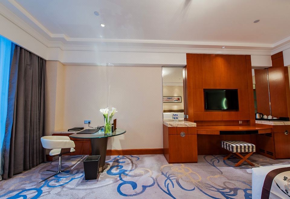 World Trade Winning HotelSuperior Queen Room