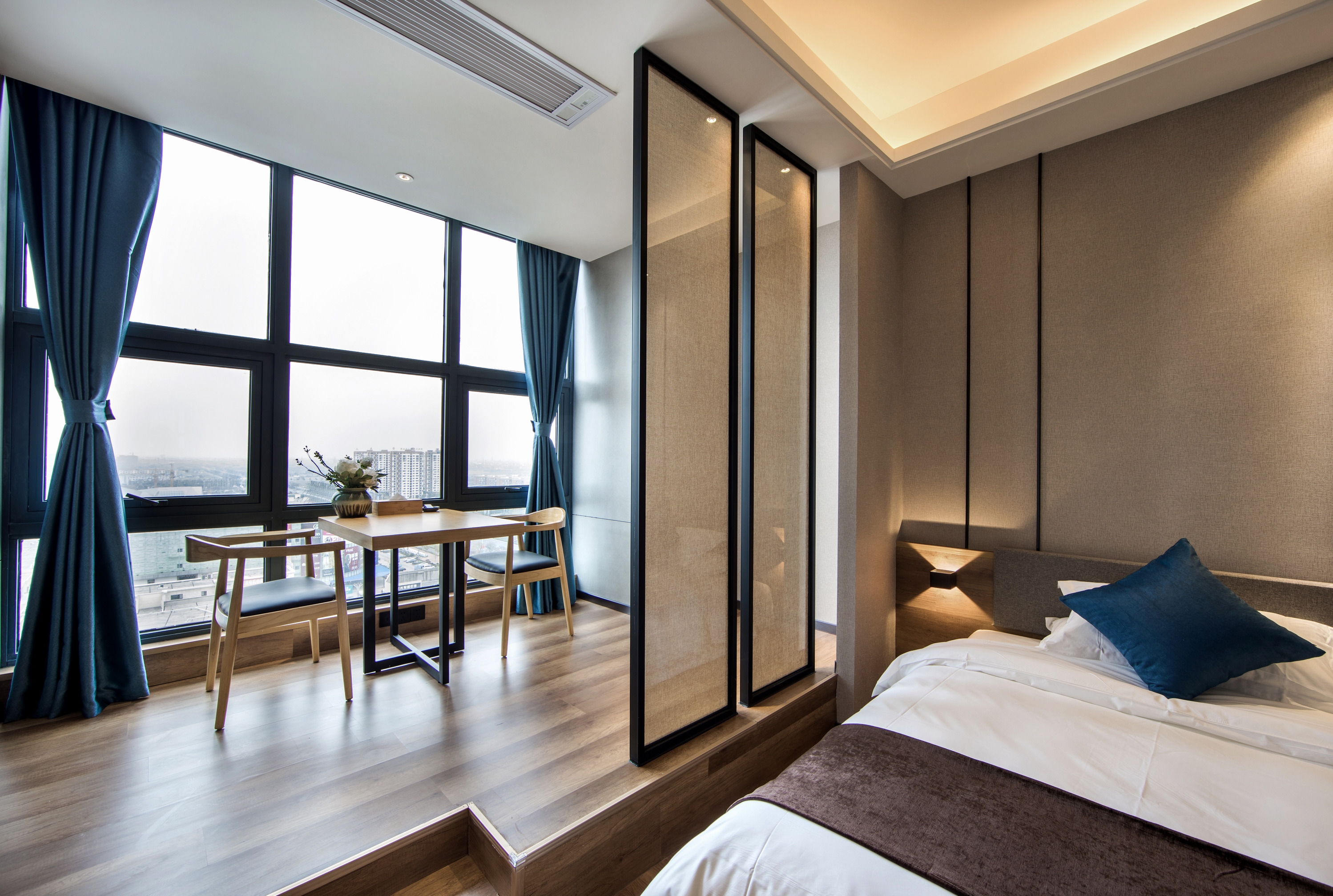 精典双床房（落地高空城景+静逸睡眠）