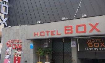 Box Hotel