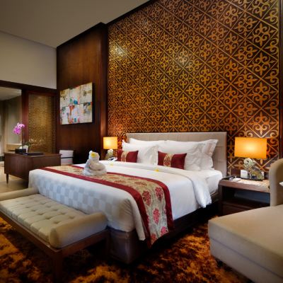 總統特大床套房（直通泳池） 金巴蘭斯普林希爾皇家鬱金香度假村優惠