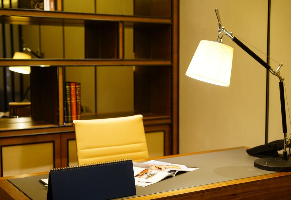 二居室行政書房公寓