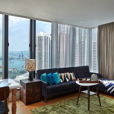 Luxury One-Bedroom Apartment with Harbour View