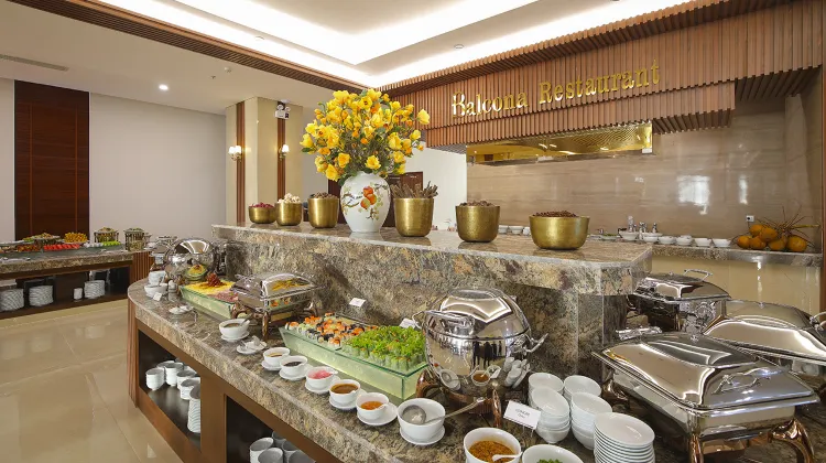 バルコナ ホテル ダナン 食事・レストラン