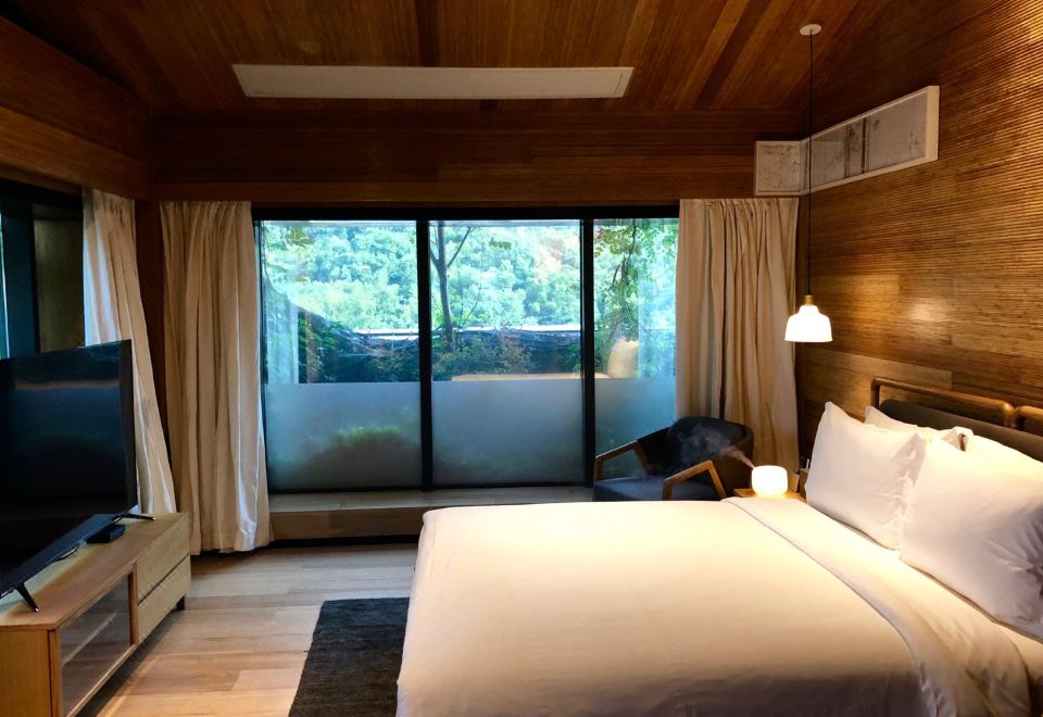 花園行政雙臥套房+2室1廳3衞+戶外露臺+宜人山色