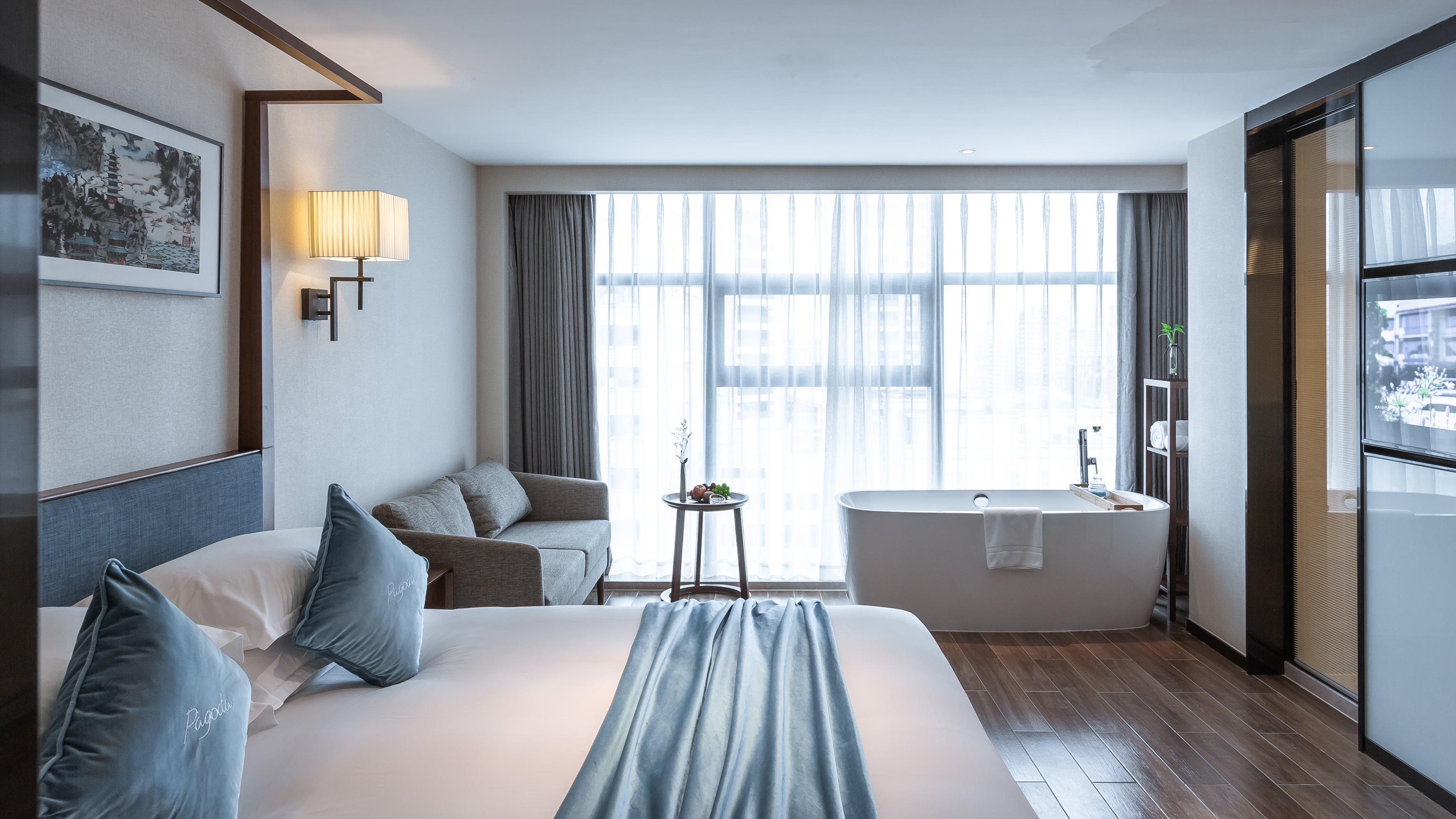 Pagoda Hotel Hangzhou West Lake Wulin概念大床房+椭圆型浴缸+全景玻璃视野