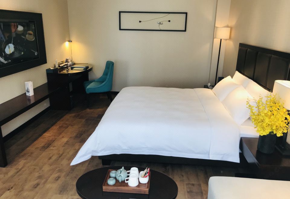 拈花精品大床房（L型4人沙發+詩意空間）