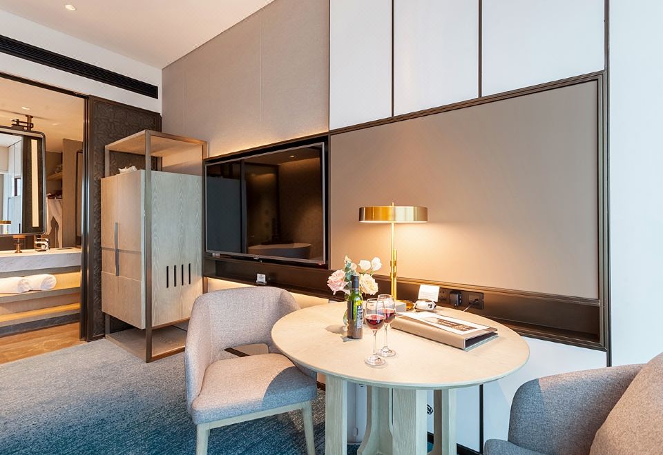 行政城景大床房（观鹭岛城际风光）