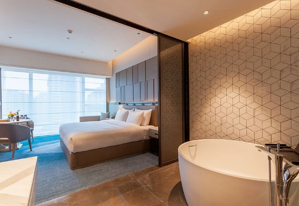 行政城景大床房（观鹭岛城际风光）