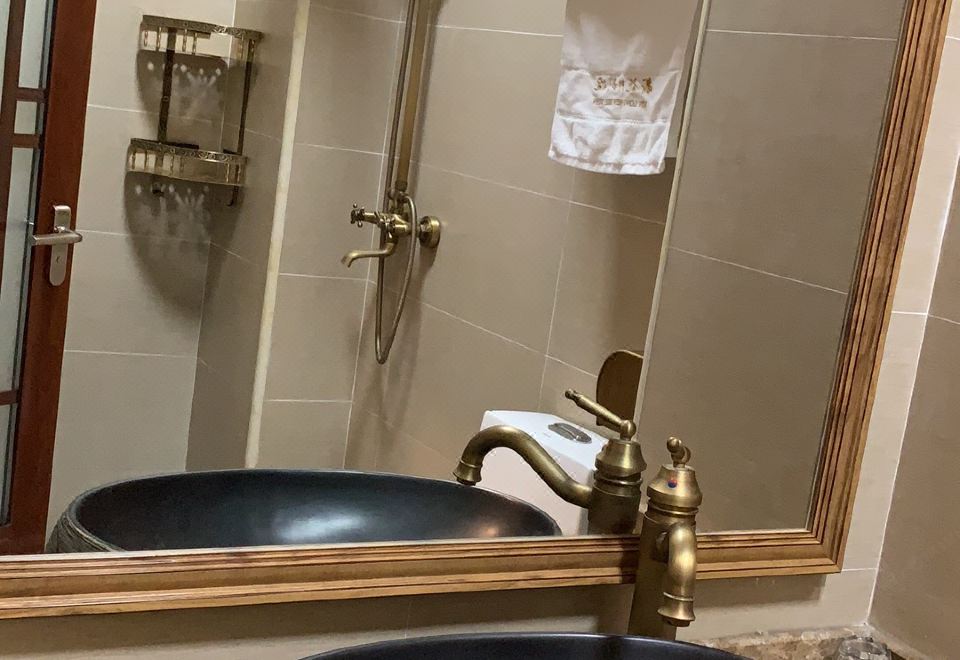 Xinlongmen GuesthouseChinese-Style Room (Tatami)