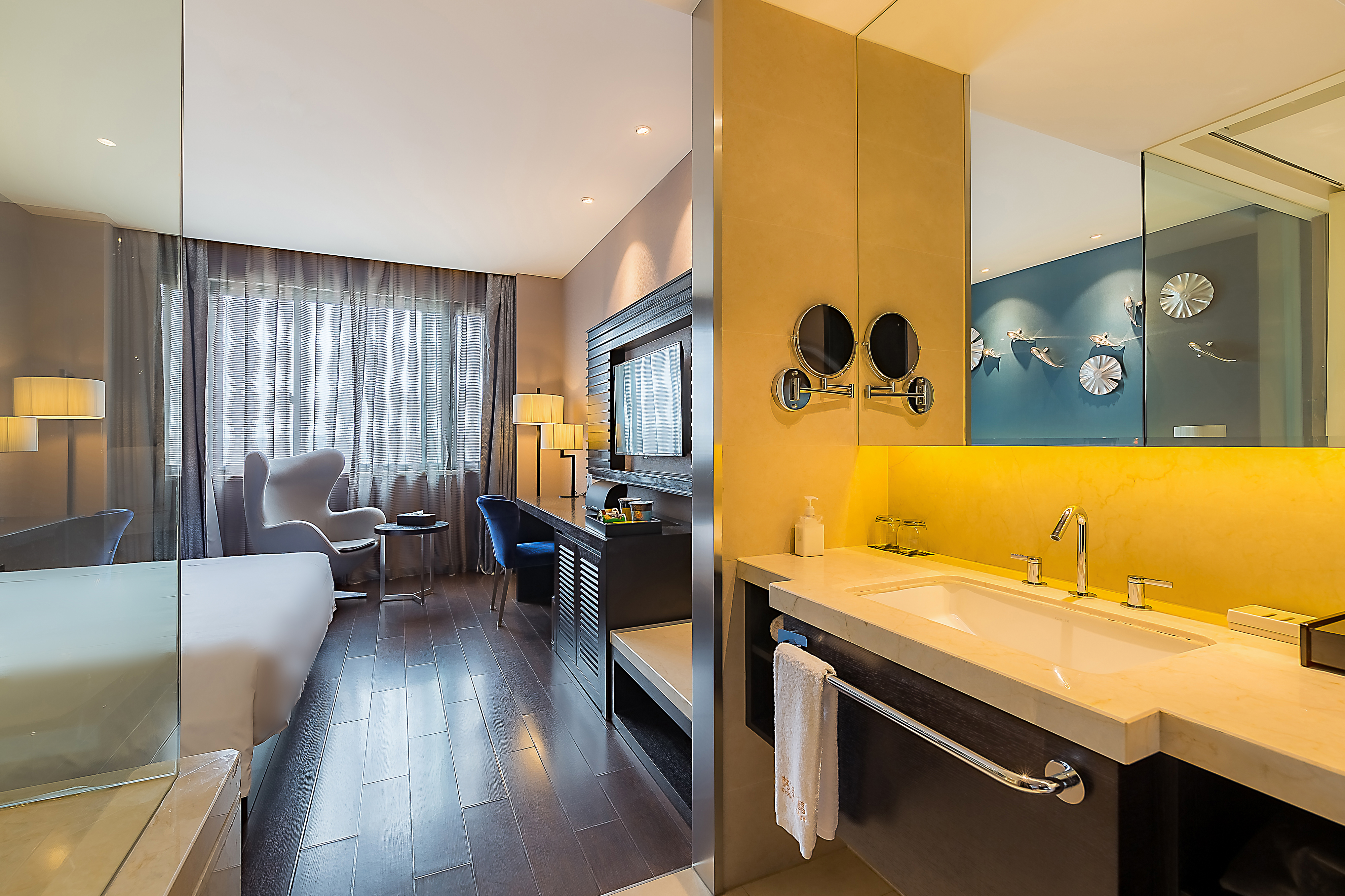 水晶豪华大床房（电视投屏+小冰箱）