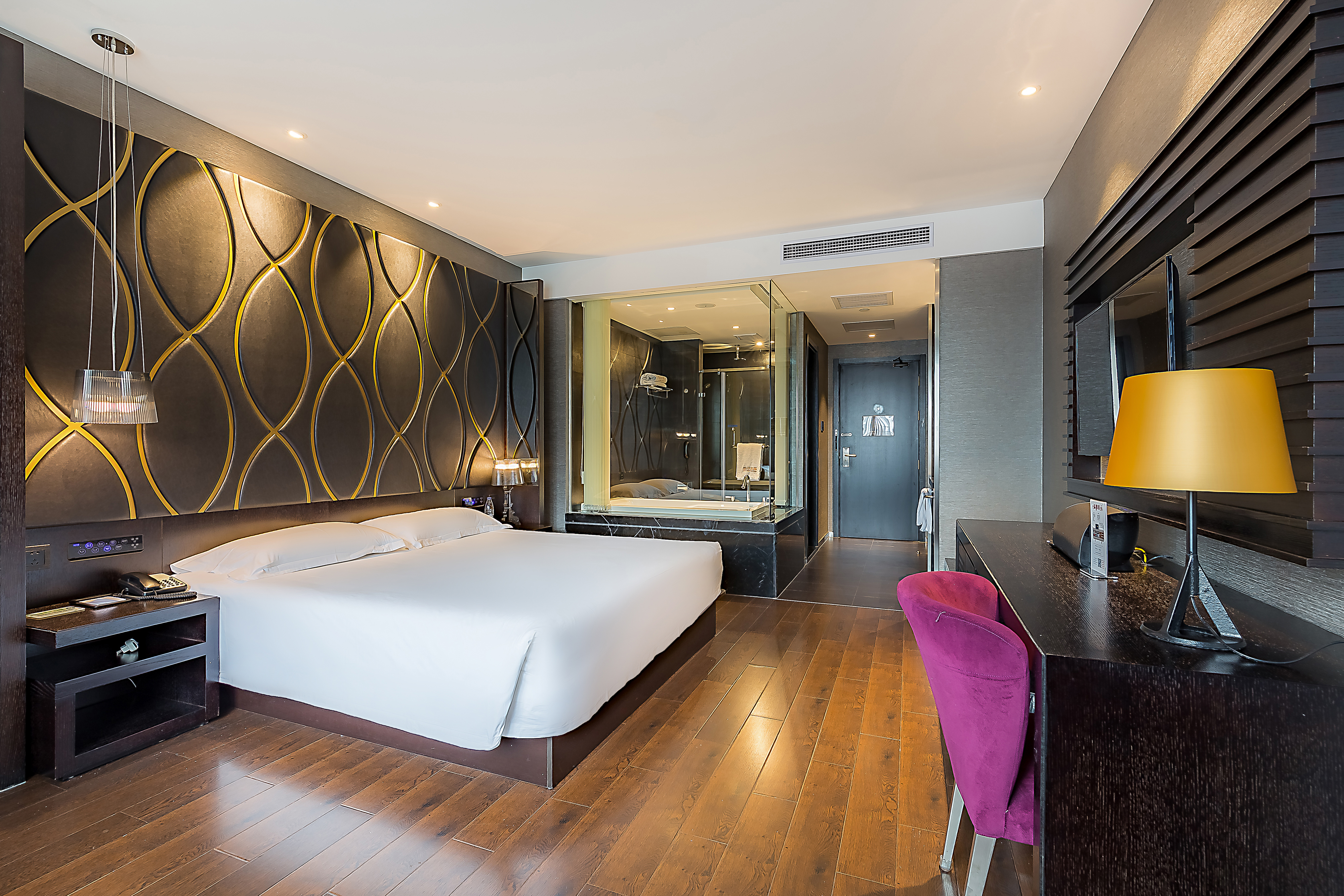 金色庄园（电视投屏+小冰箱）