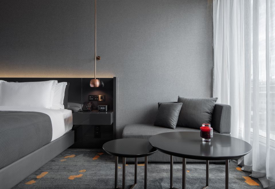 豪华大床房（智能客控+睡眠窗帘+ROSSLYN法国洗护用品）