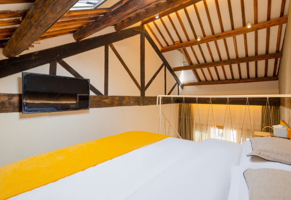 星河枕夢·弄影loft大床房「觀星穹頂·投屏影院·浴缸」