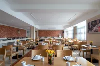 Vienna Hotel (Shou County Jingrun Central City)