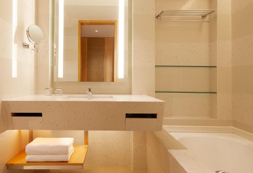 Four Points By Sheraton Shenzhou Peninsula2-bed Room With Garden View