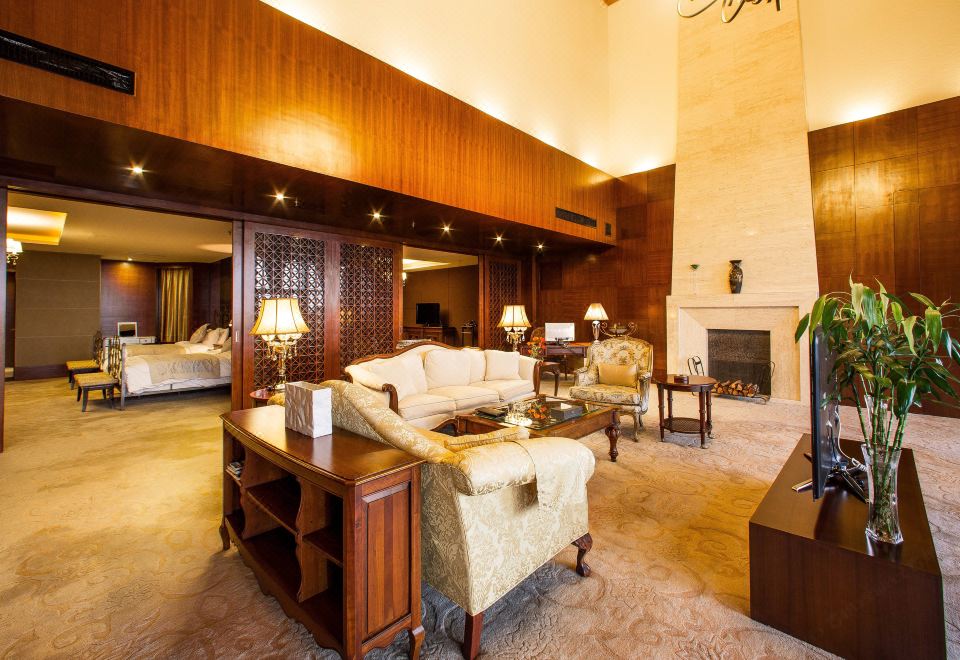 亿豪经典丨行政套房（大）（全景客厅+露台+书房）