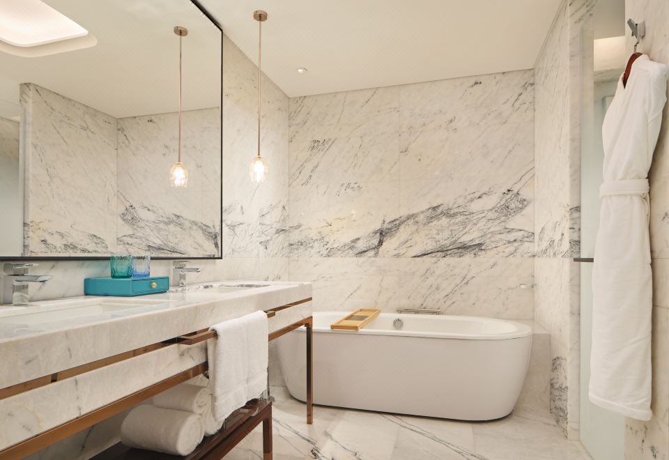 云端高空美景丨高级城景双床房