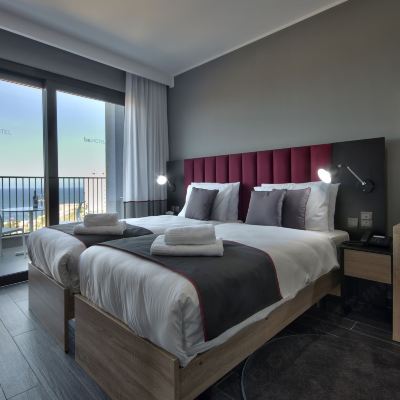 Deluxe twin Suite with Sea View