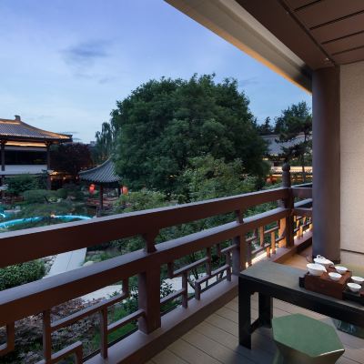 單臥套房·超大床·陽台·園景 西安唐華華邑飯店優惠