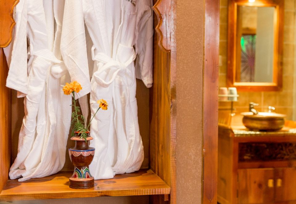 Guestroom - Courtyard-View (Double Bed)