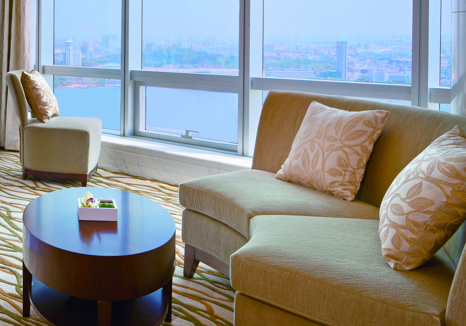 无敌湖景超广角总统套房·享玄武湖紫金山日出金陵城景