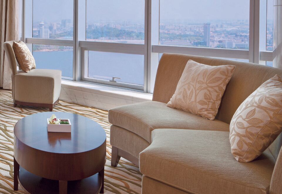 无敌湖景超广角总统套房·享玄武湖紫金山日出金陵城景