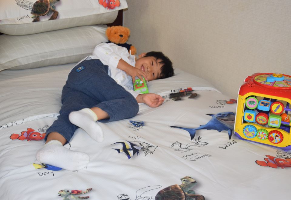 跑來跑去反斗城豪華親子房