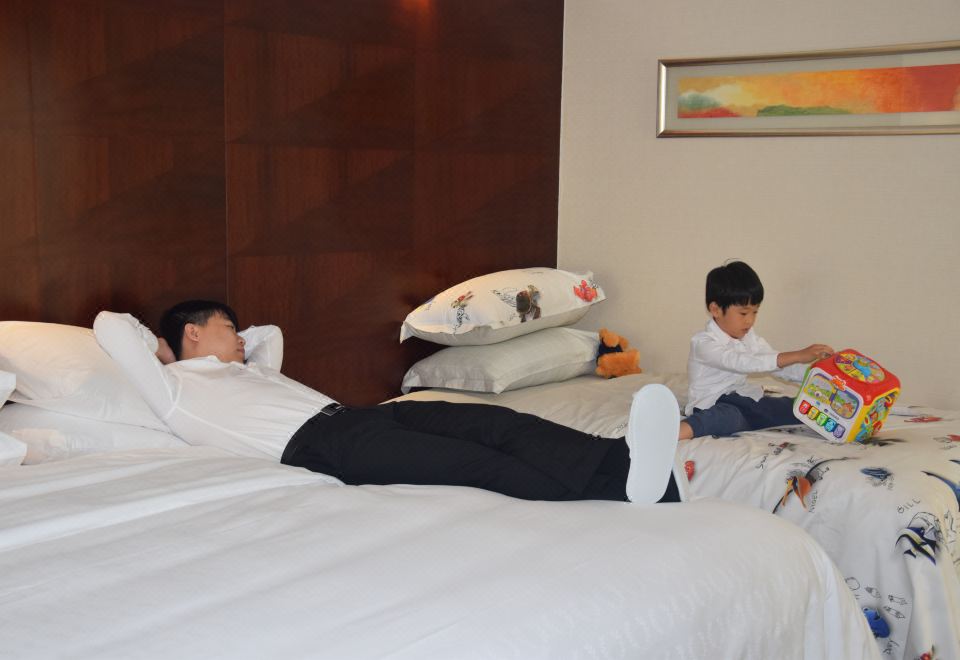 跑來跑去反斗城豪華親子房