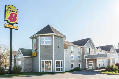 Super 8 by Wyndham Trois-Rivieres Hotels in 