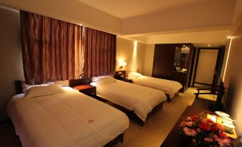 Shuiyue Longwan Hotel (Yangshuo Yulong River Ten-mile Gallery)