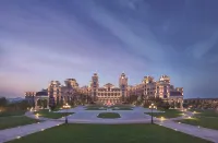 Hilton Dalian Golden Pebble Beach Resort Отели в г. 