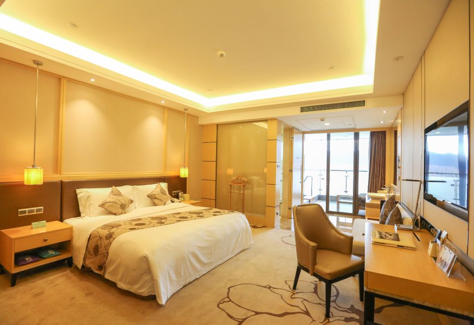 Kingworld Hotel Gui'anDeluxe Room (Double Bed) (Balcony, Soaking Tub) (Building 1)