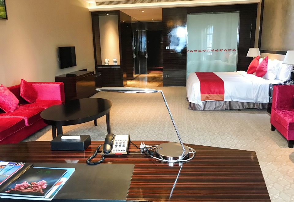 Grand King Room