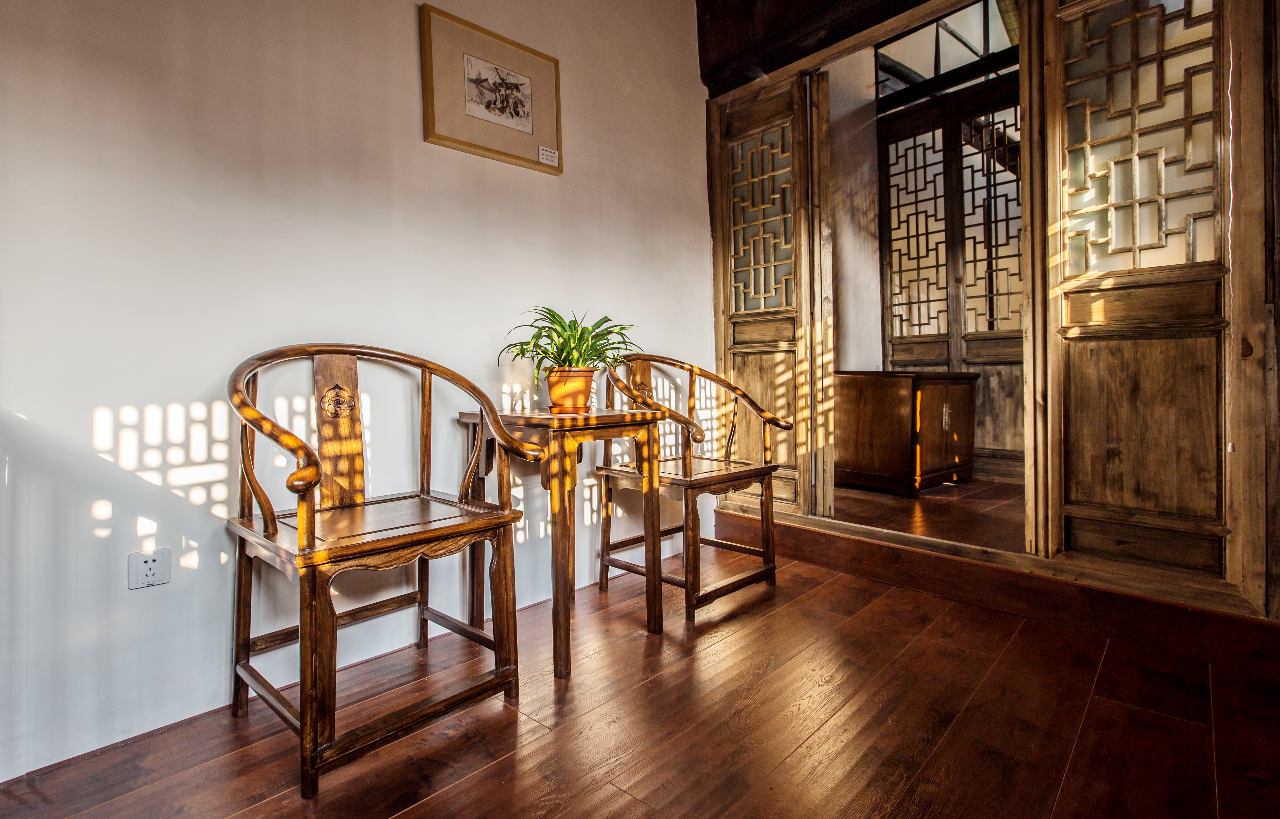 临河独栋·三卧一庭院江南庭院（73号）（绝美雕花床+超大榻榻米+独立厨房）