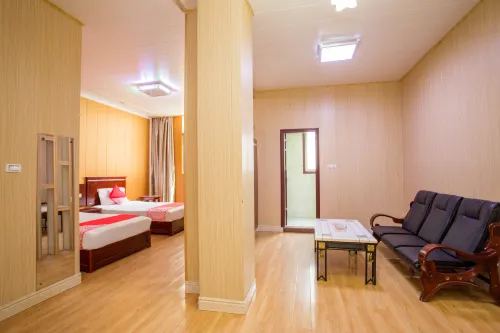 Jinxiu Jiangnan Business Hotel