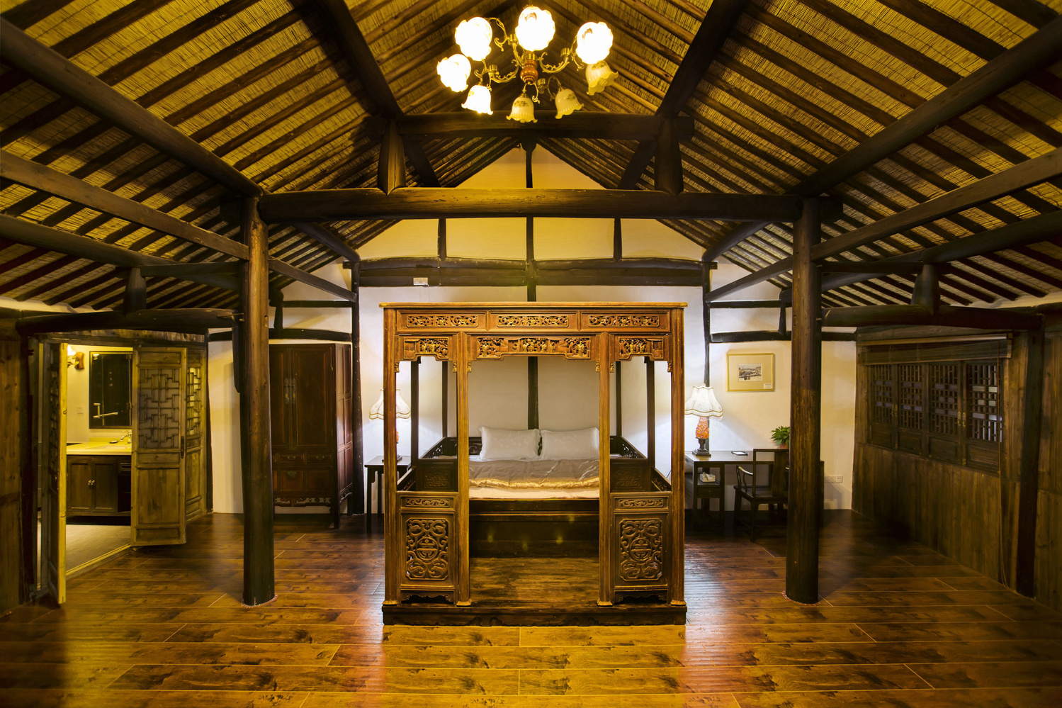 临河独栋·三卧一庭院江南庭院（73号）（绝美雕花床+超大榻榻米+独立厨房）