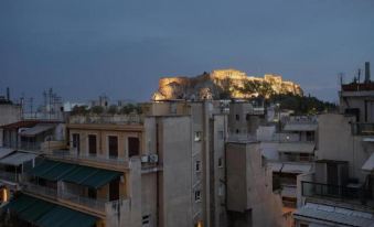 Enattica Syntagma Living