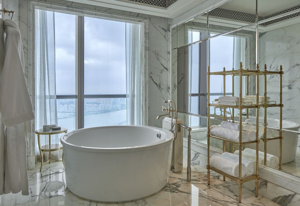 卡洛琳艾斯特套房