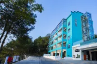 Zixing Xiyan · Hidden Lake and Pines Homestay (Dongjiang Lake Bailang Scenic Area)