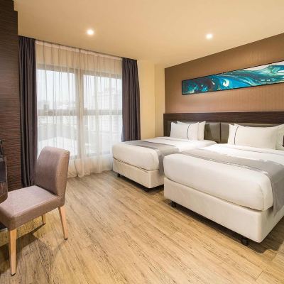 Family Triple Room Kupon Ramada Encore by Wyndham Chinatown Kuala Lumpur