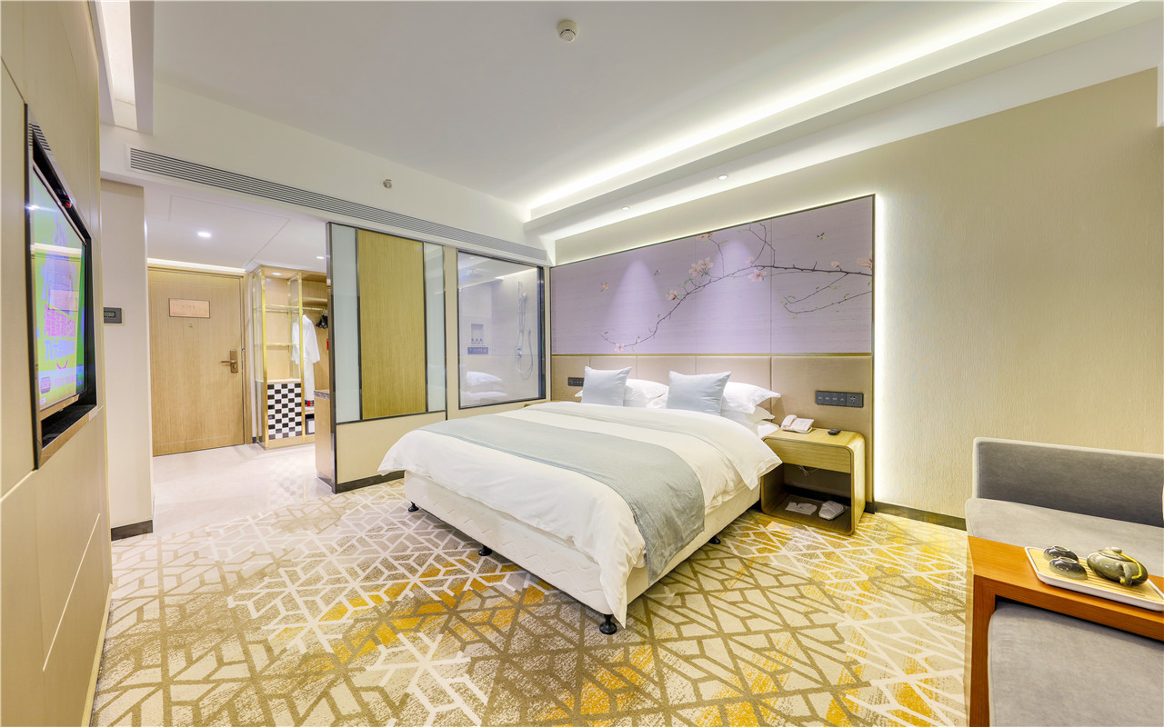 精选商务大床房「大空间Free +通透光感+双层隔噪玻璃」